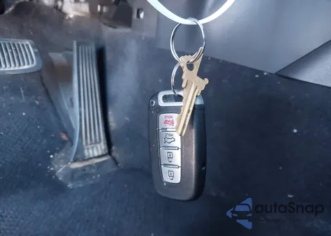 2015 Hyundai Genesis 3.8 Base z USA, uszkodzony, nr VIN KMHHU6KJ6FU124321